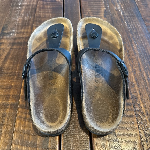Black Birkenstock Gizeh Flip Flop Sandals - Picture 3 of 7